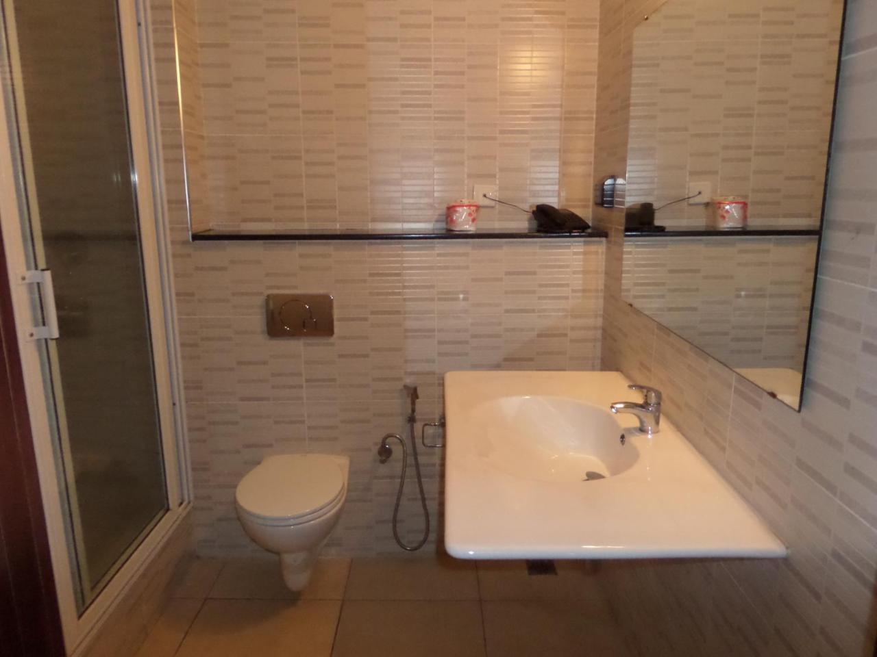 Hotel Newcastle Lagos Habitación foto